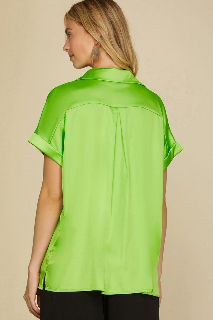 Women’s Satin-Feel Short Sleeve Button-Down Shirt – Relaxed Straight Fit with Rolled Cuffs & Chest Pocket