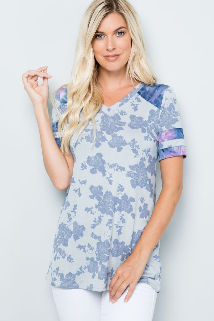 Women’s Camo Print Patchwork V-Neck Long-Sleeve Top – Soft Stretch Knit, Tunic Length, Casual Everyday Wear