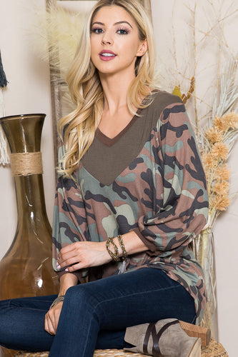 Women’s Camo Print V-Neck Patchwork Long-Sleeve Top – Soft Stretch Knit, Tunic Length, Easy Everyday Style